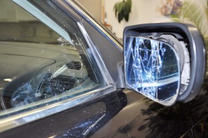ein Unfall mit zwei Glasschaeden