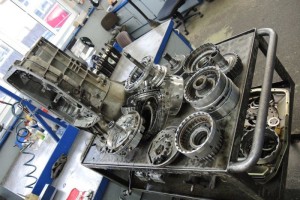 zerlegtes Automatikgetriebe Zerlegtes Automatikgetriebe